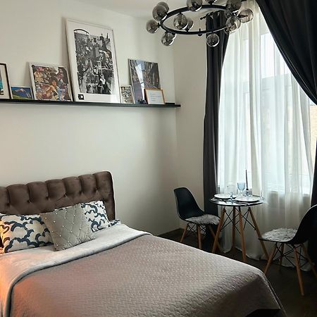 Bonnie & Clyde'S Hideout Apartment Рига Екстериор снимка